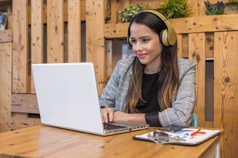 Guide To Top Online College Courses for Career Advancement